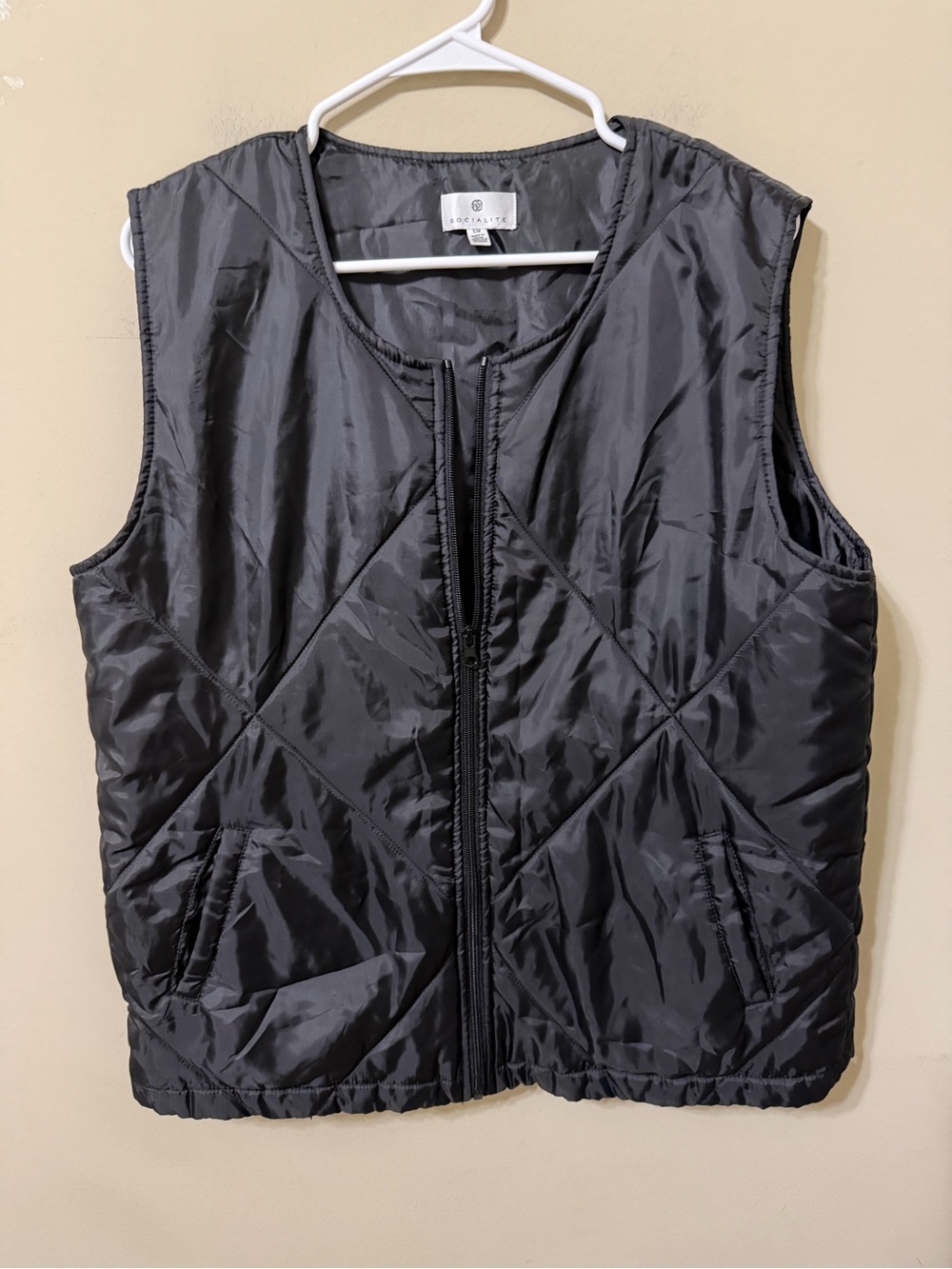 Socialite Black Quilted Zip-Front Vest lightweight layering small/medium nwot